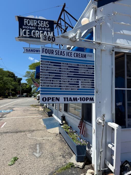 Four Seas, a Cape Cod ice cream shop